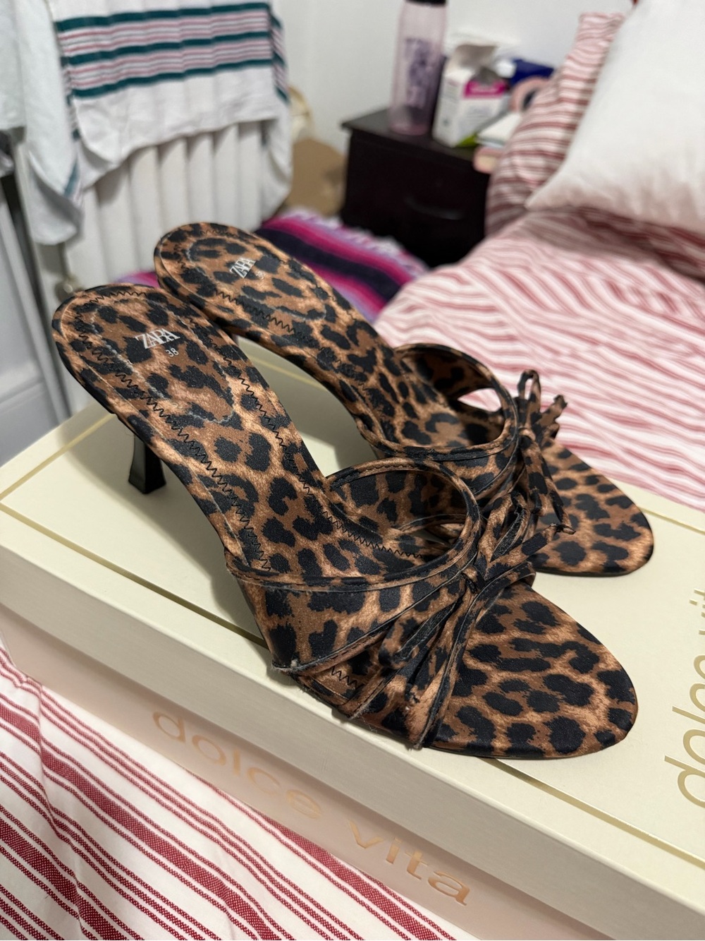 NWOT ZARA HEEL SANDALS